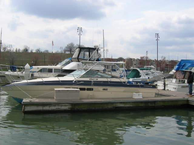 Chris Craft 335 express Top 1983 image 1