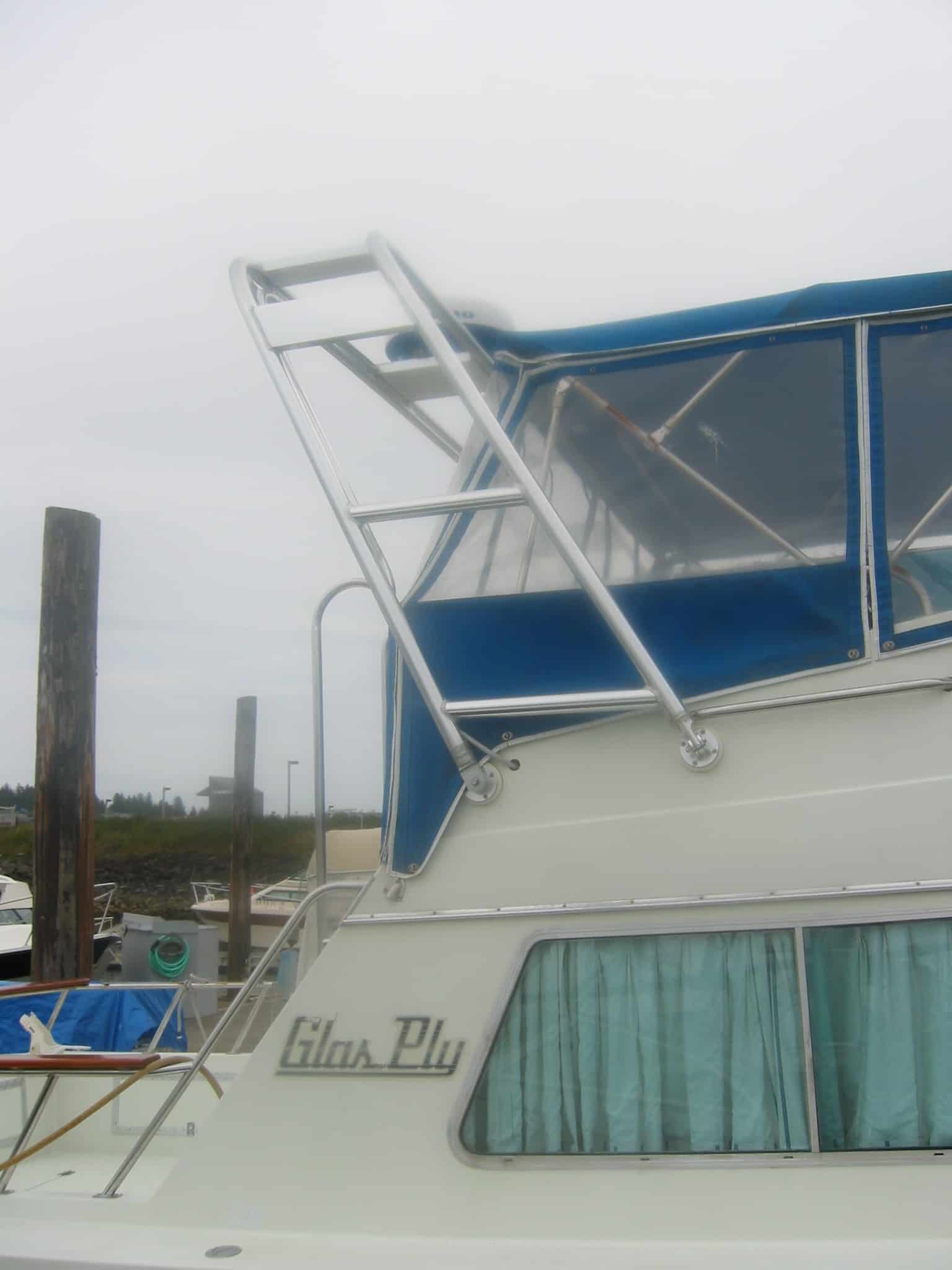 Glass Ply 28 Convertible Arch 1977 image 1