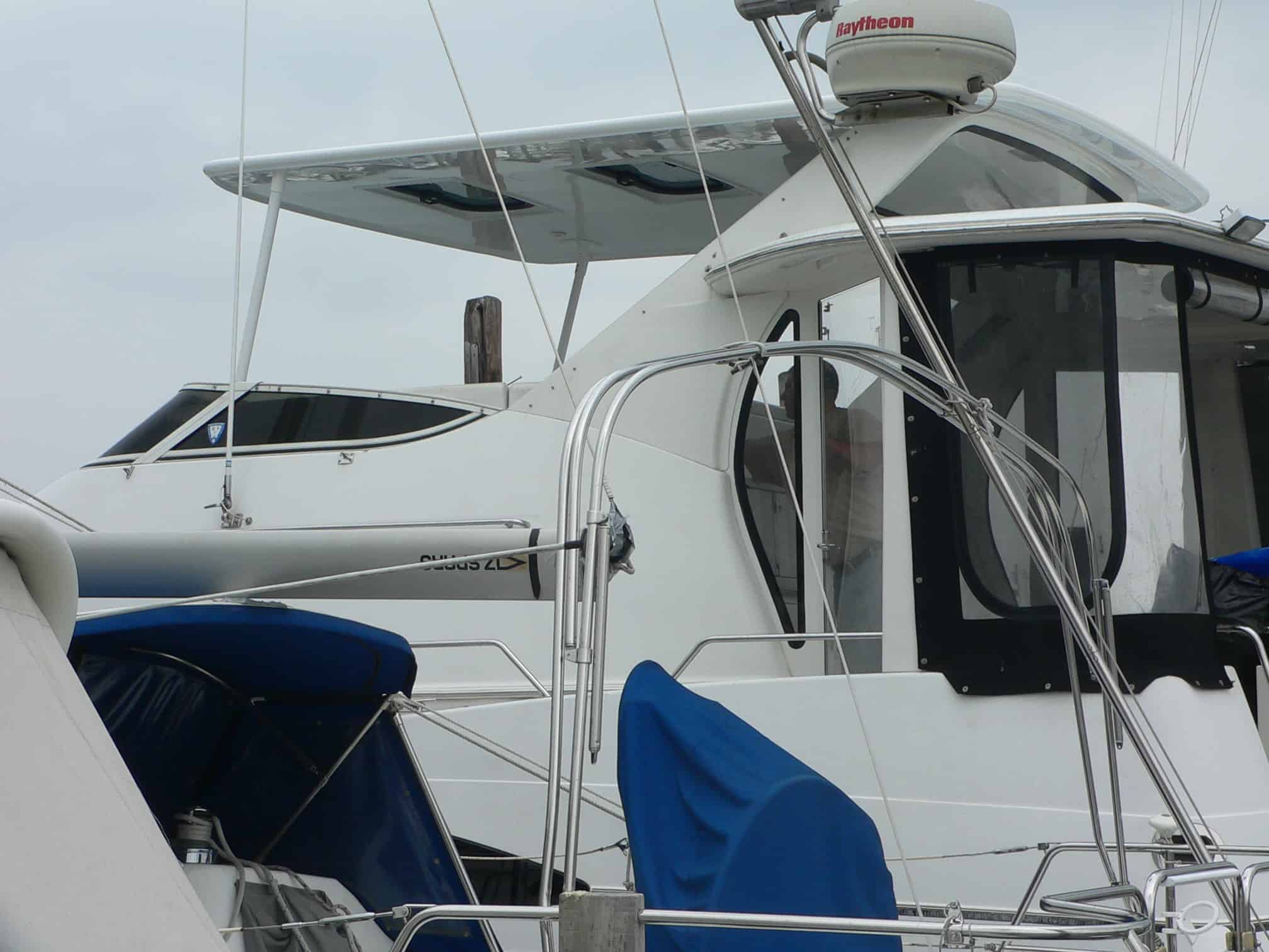 Carver 396 Motor Yacht Top 2000 image 1