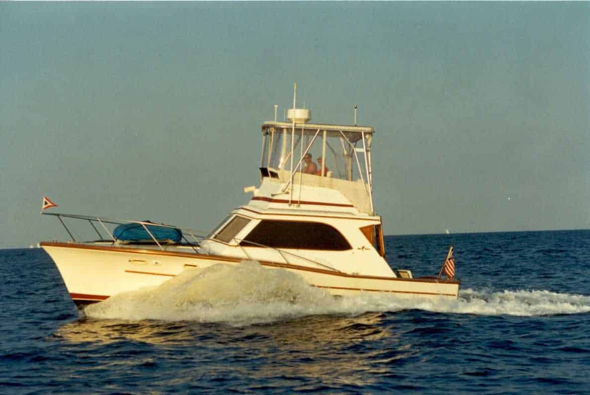 Egg Harbor 40 Sedan Top 1975 image 1