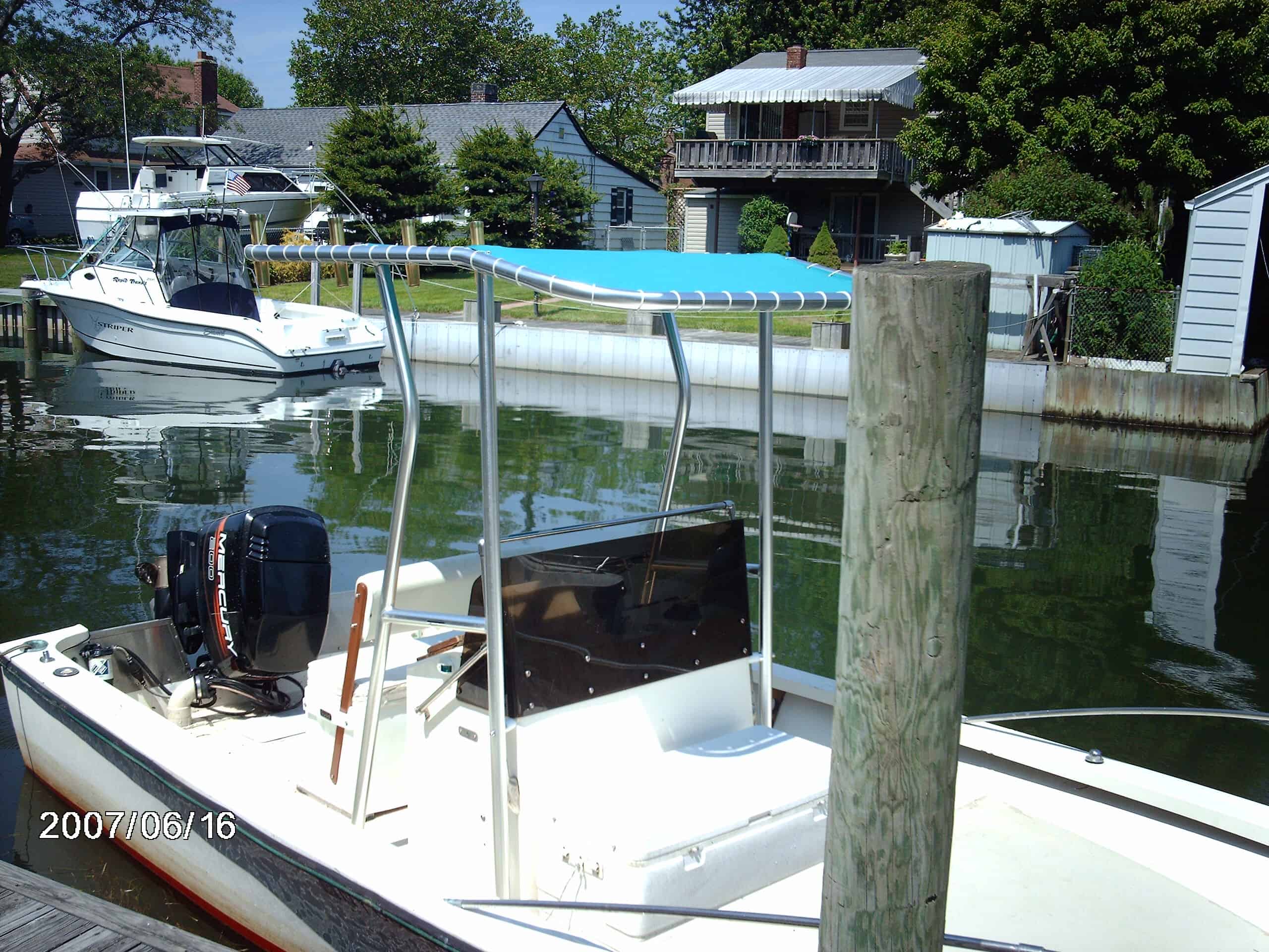 Robalo 19 T-Top image 1