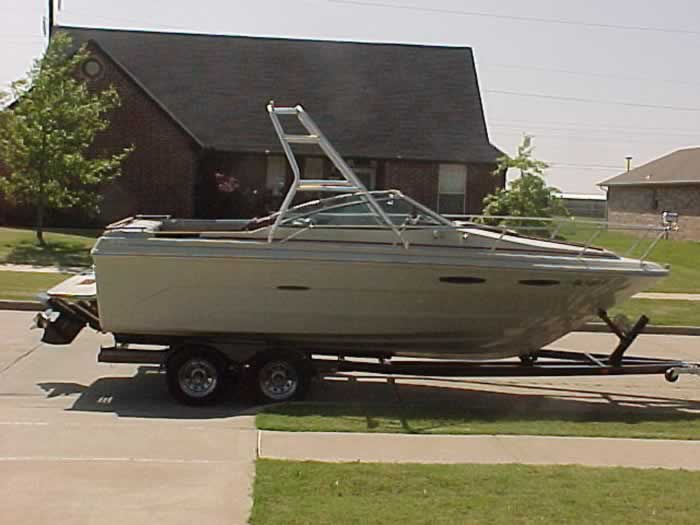 Sea Ray 210 Closed Bow image 1