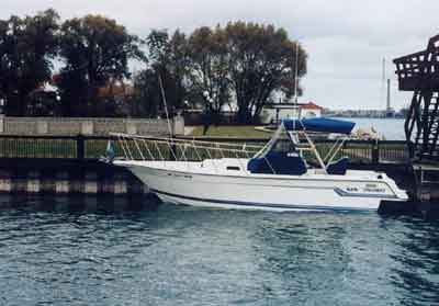 Baha Cruisers 271 Center Console Arch 1993 image 1
