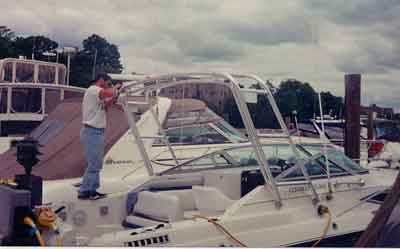 Regal 265/270/276 Commodore Arch 1990 image 1