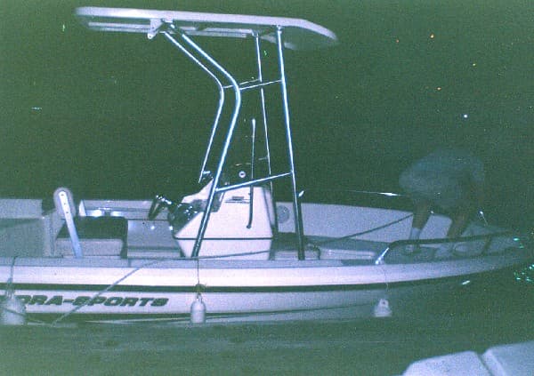 Hydra Sports 18 T-Top 2003 image 1