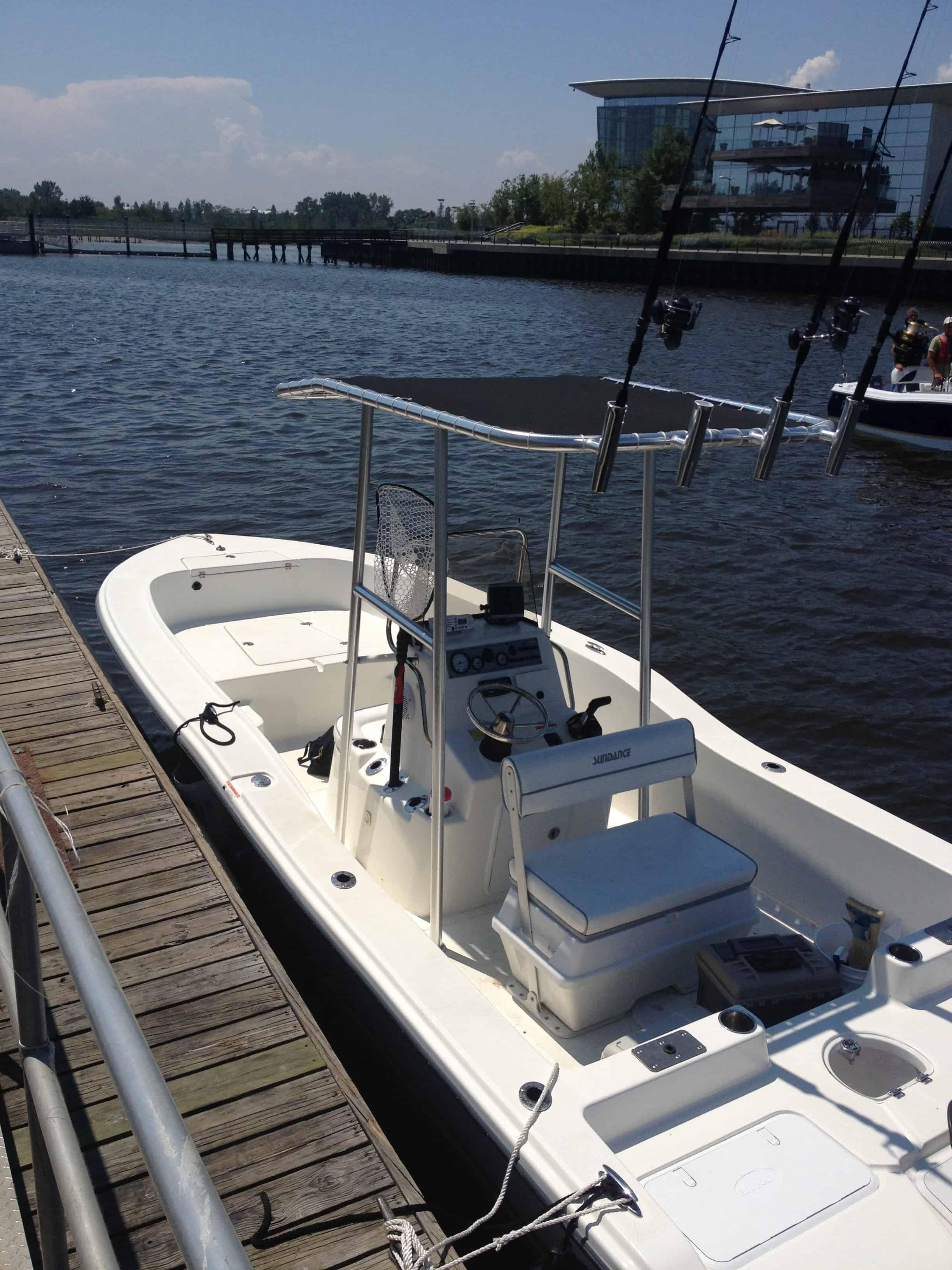 Boston Whaler 220 Dauntless T-Top 2000 image 1