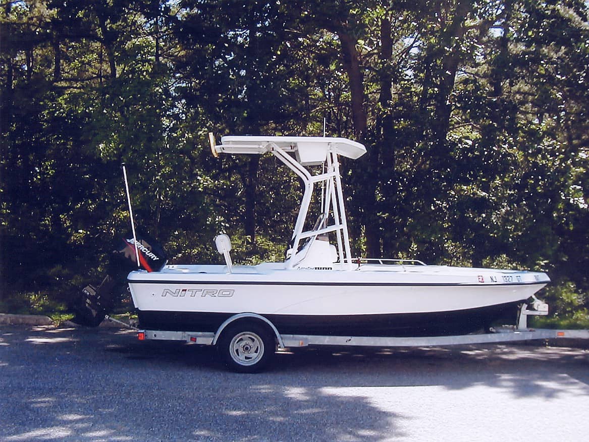 Nitro 1800 Center Console T-Top 2003 image 1