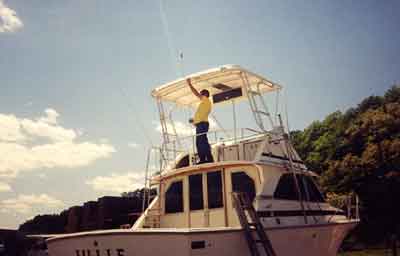 Bertram 35 Convertible Top 1970 image 1
