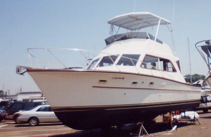 Egg Harbor 40 Sedan Top 1975 image 1