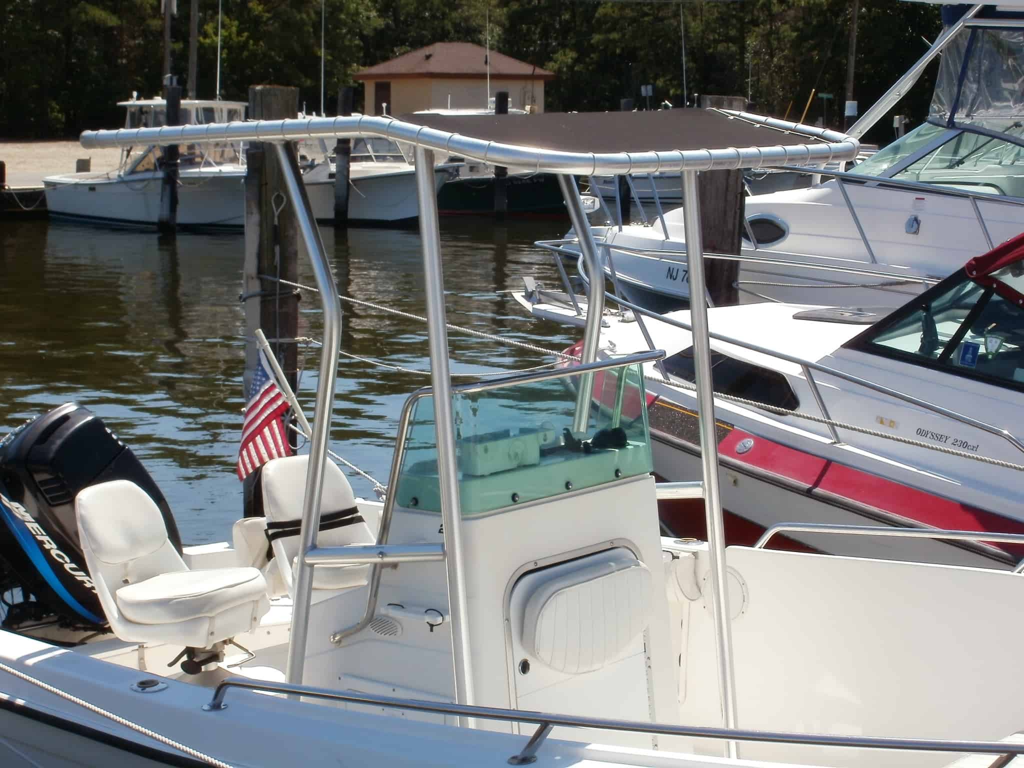 Robalo 18 Center Console T-Top image 1