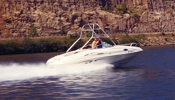 Rinker 1999 image 1