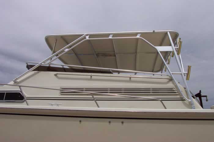 Boston Whaler Top image 1